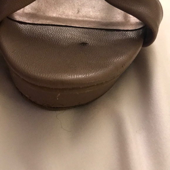 7 1/2 Khaki/Dark Taupe leather wedges AVG/GOOD - Picture 6 of 7